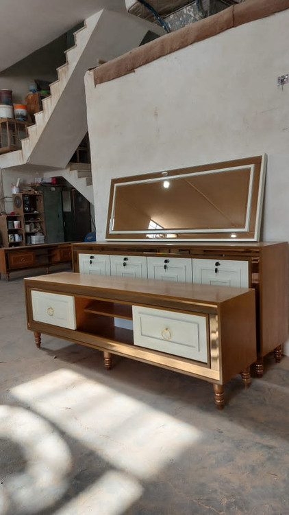 میز تی وی پالونیا مدل نگین