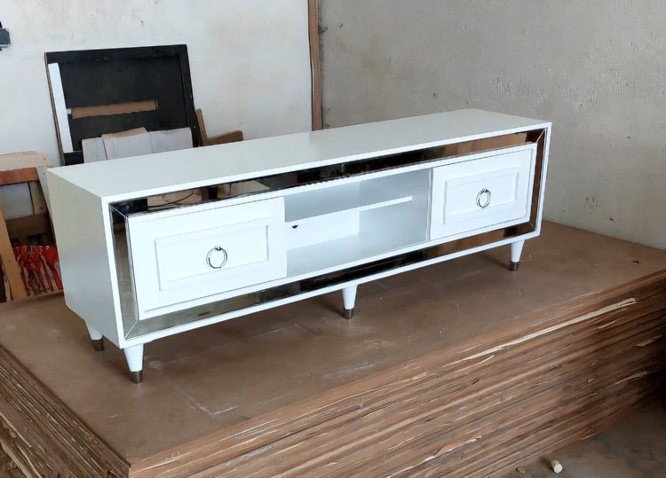 میز تی وی پالونیا مدل نگین