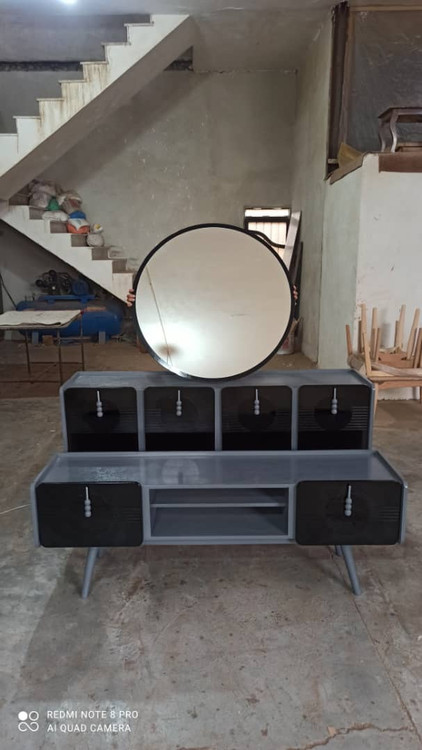 میز تی وی پالونیا مدل رولکسی