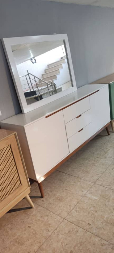 کنسول پالونیا مدل دلبر