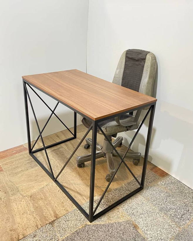 میز تحریر مدل m53 پالونیا