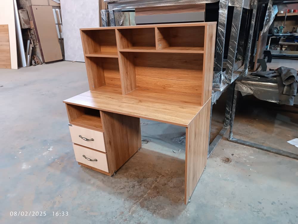 میز تحریر شلف دار پالونیا مدل افرا