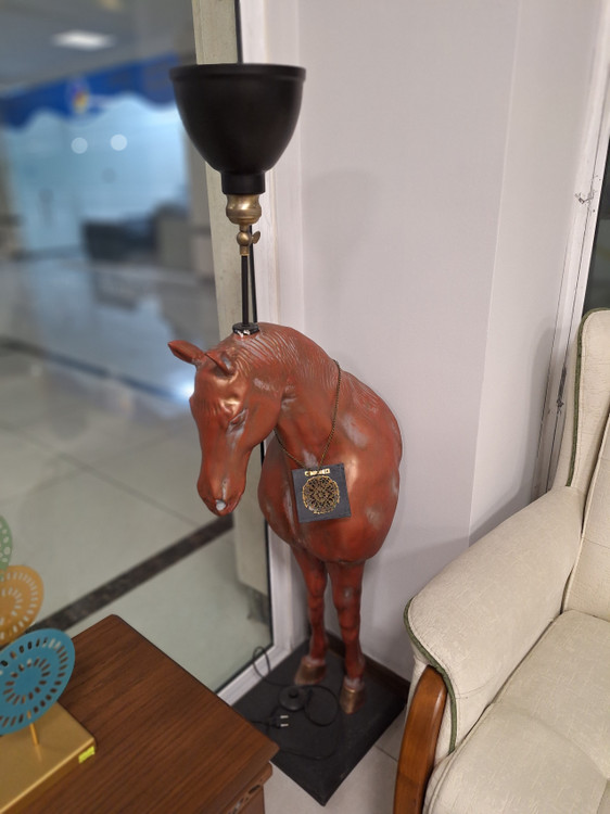 آباژور ایستاده مدرن پالونیا مدل اسب