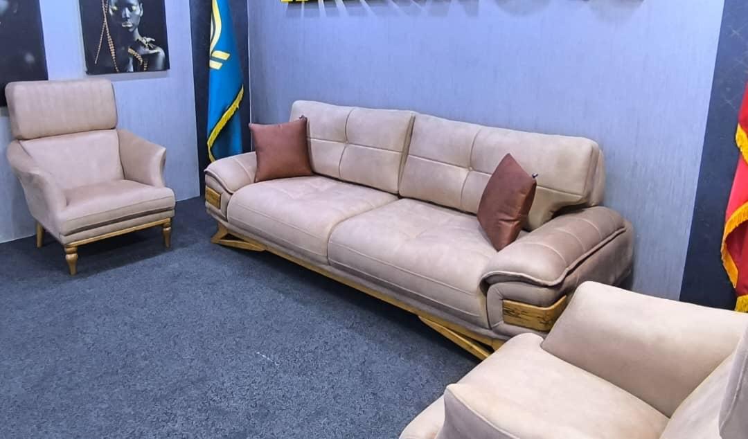 مبل راحتی مدل ماهور پالونیا