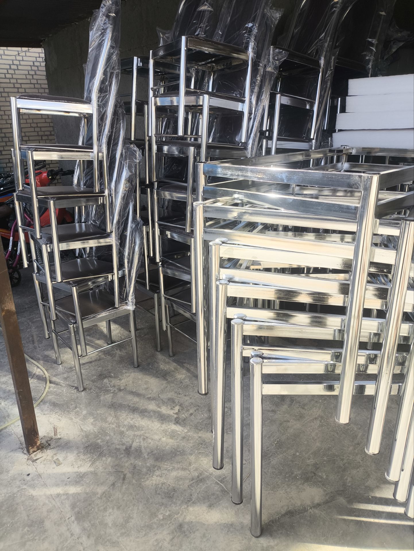 میز با دوام پالونیا