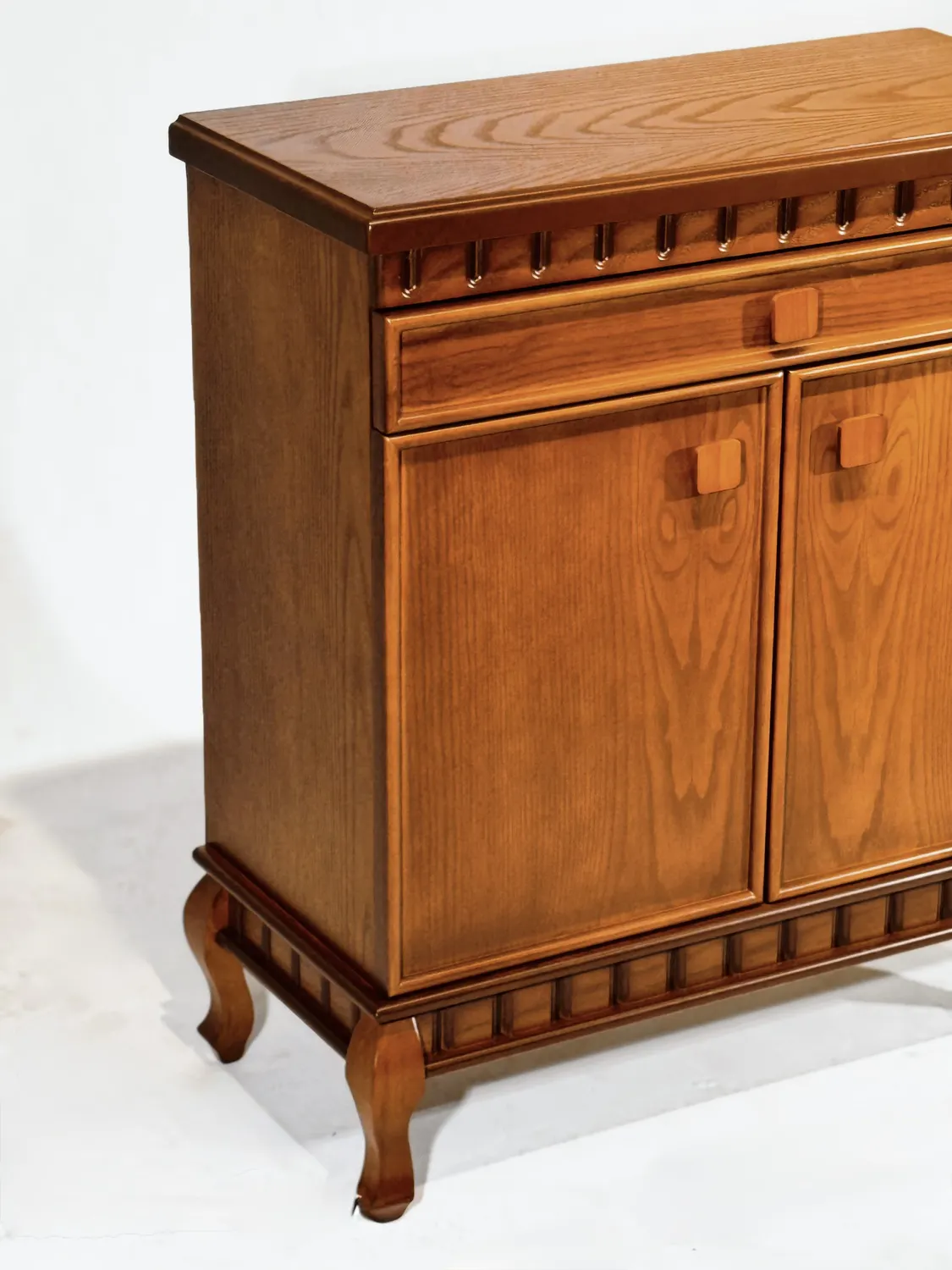 جاکفشی چوبی پالونیا مدل رومی