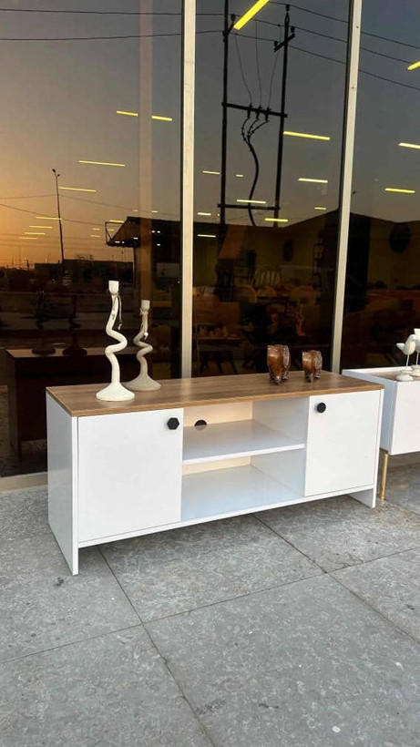 میز تی وی مدل ماه پالونیا