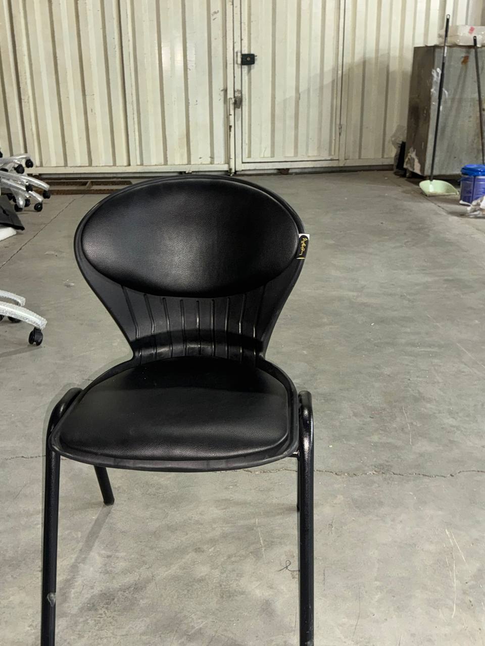 صندلی انتظار صدفی پالونیا