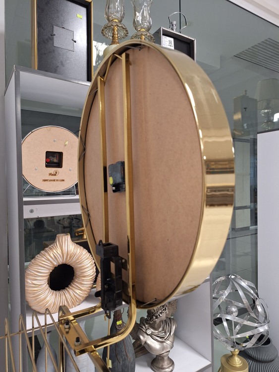 ساعت ایستاده شلف دار