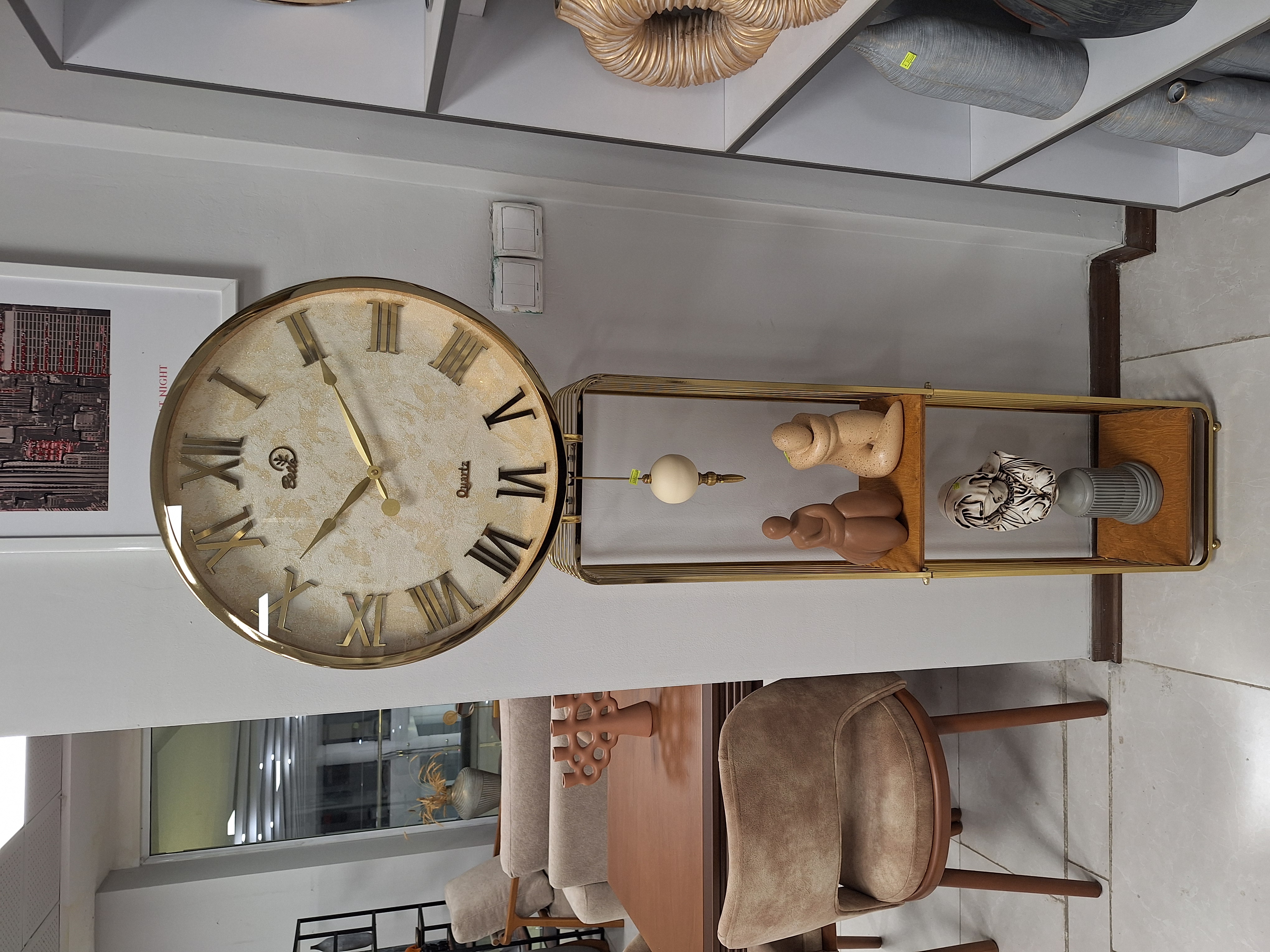 ساعت ایستاده شلف دار