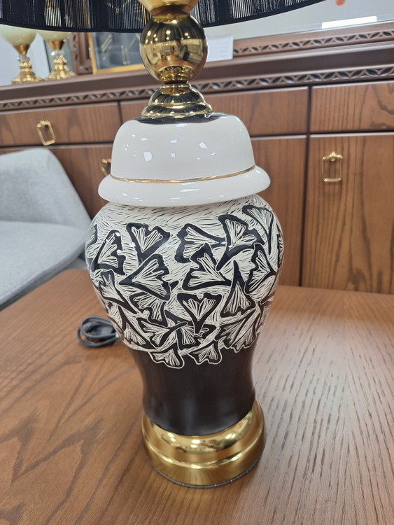 آباژور رومیزی طرحدار مدل پروانه