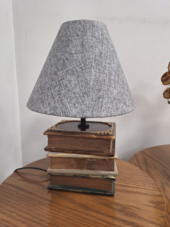 آباژور رومیزی مدل پایه کتاب بسته