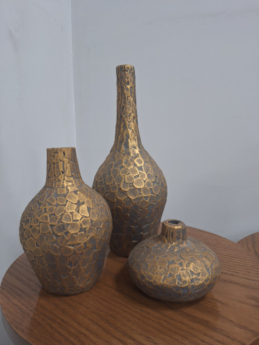 گلدان دکوراتیو سه سایز مدل سنگی طلایی