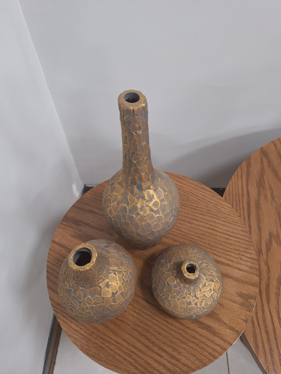 گلدان دکوراتیو سه سایز مدل سنگی طلایی