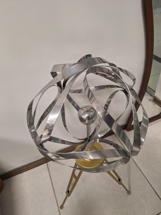 استند وارداتی مدل گل فلزی