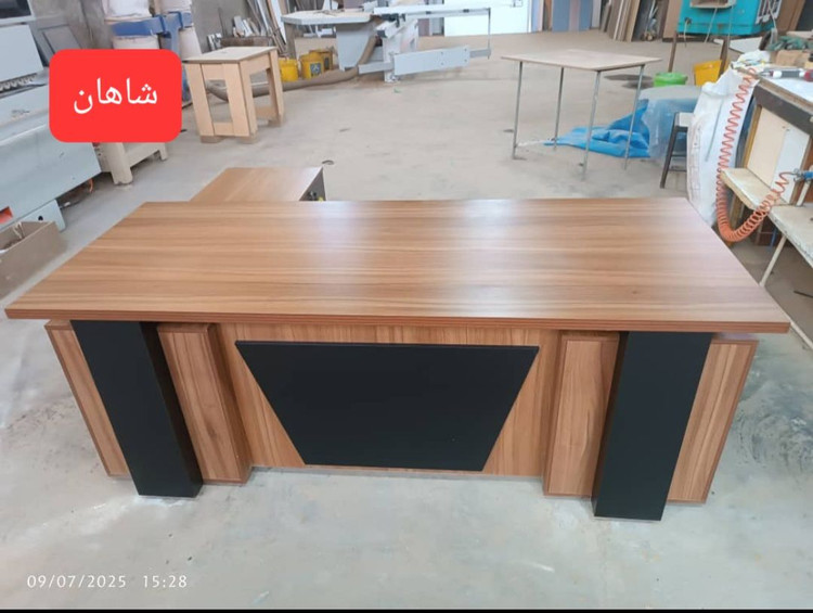 میز مدیریت مدل شاهان